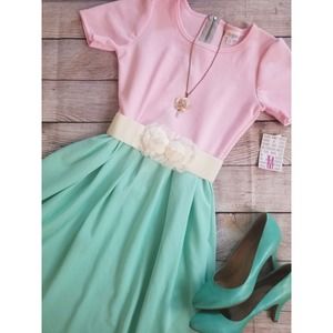 Lularoe Amelia size medium NWT